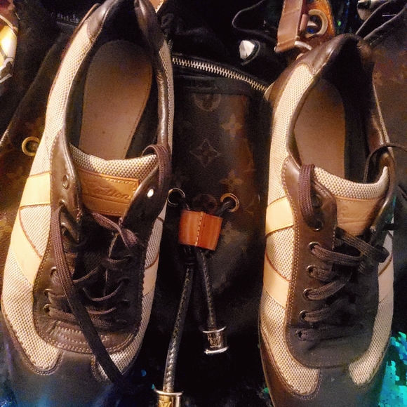 Authentic Louis Vuitton casual sneakers - Picture 3 of 3